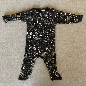This is J Bamboo Baby Sleeper 6-12m